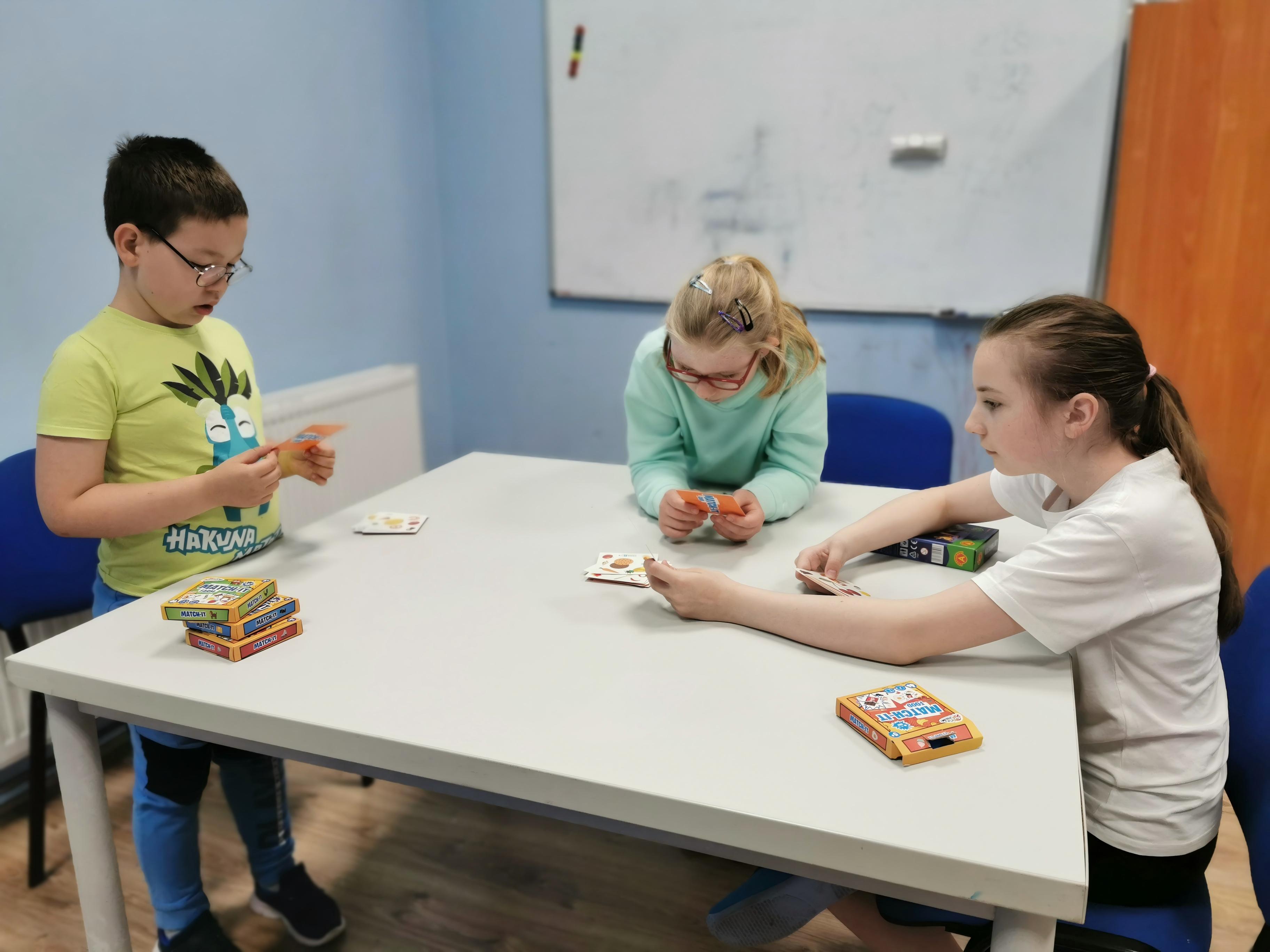 Dzieci podczas zajęć terapeutycznych prowadzonych przez Fundację Spectrum Liberi
